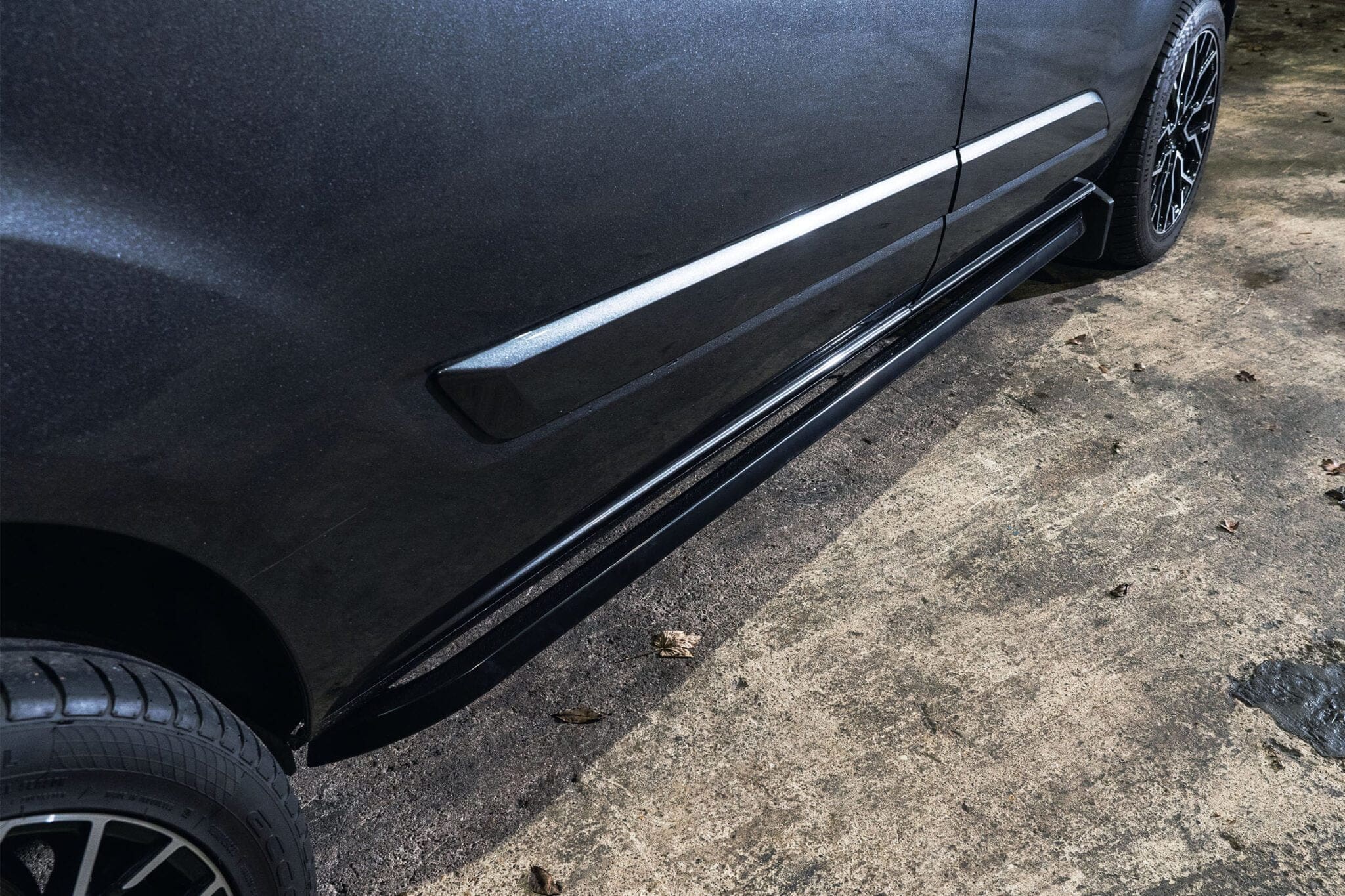 Ford Transit Custom Gloss Black Trapezoid Sidebars LWB - VanPimps